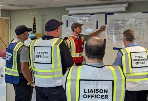 what is an emergency operations plan | who has overall responsibility for managing the on scene incident